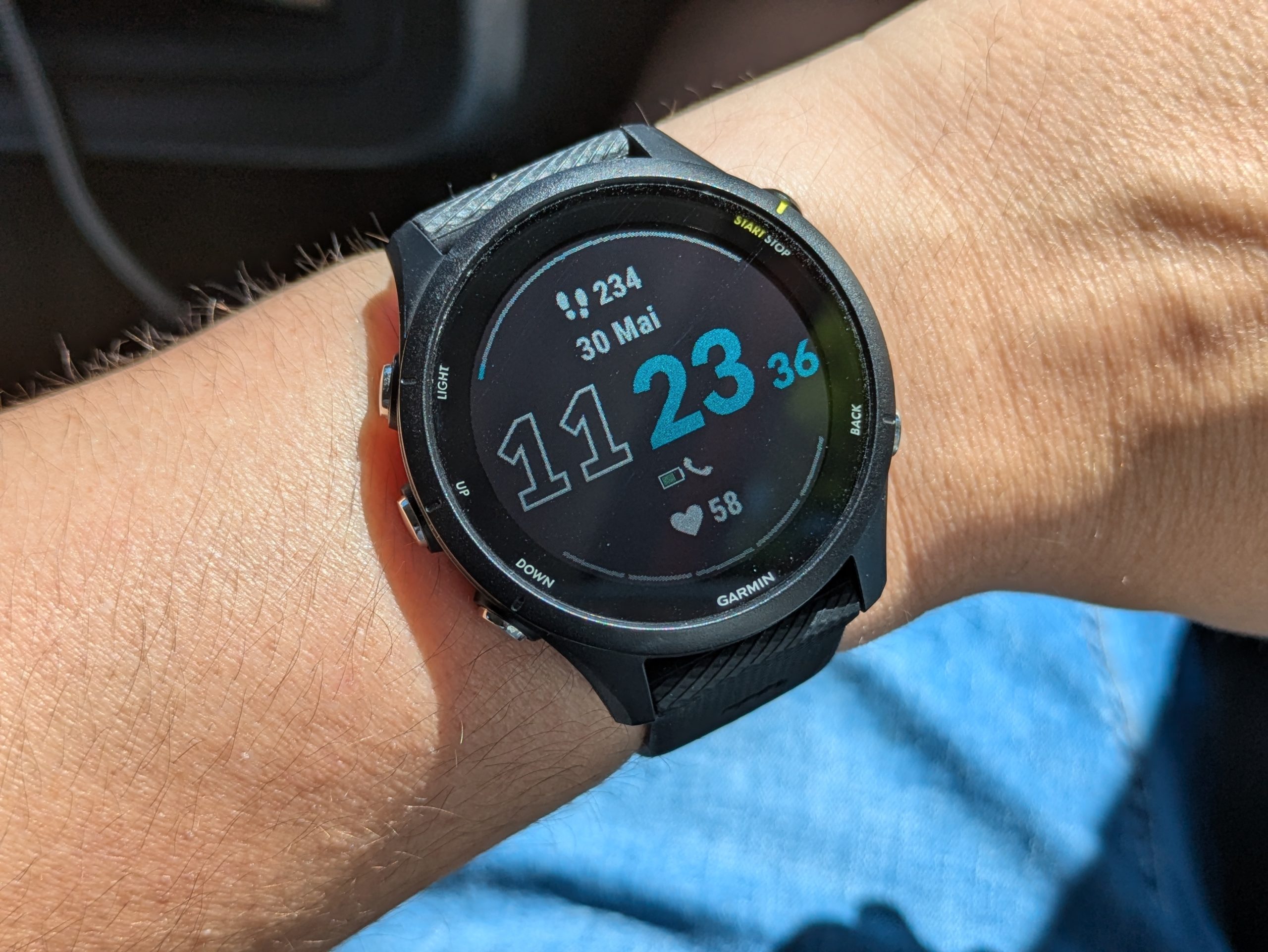 Montre connectée Garmin : un modèle ultra tendance qui cartonne (et son prix aussi !)